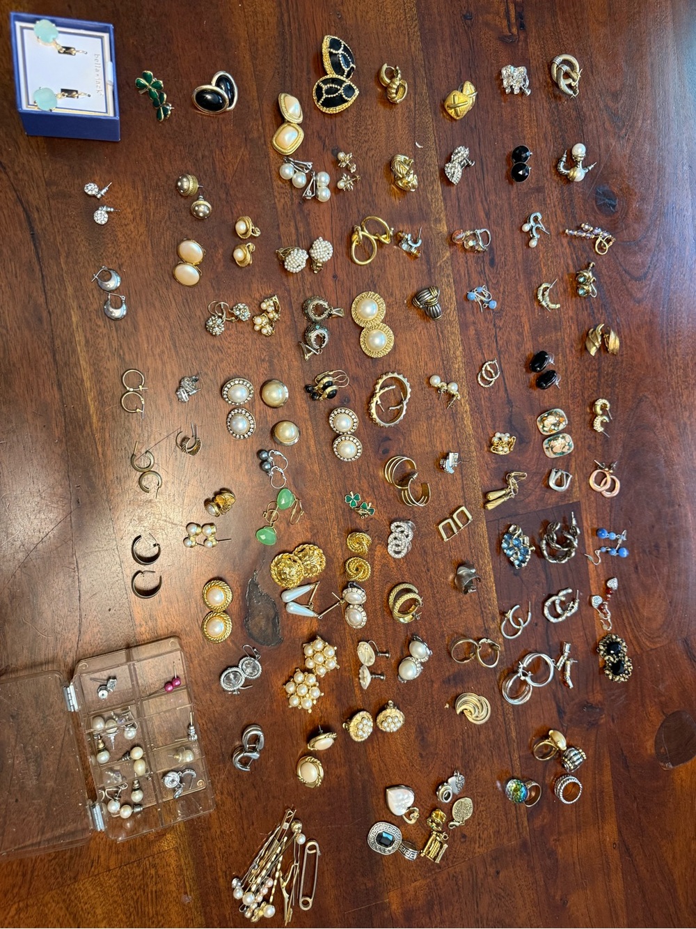 Womens earring lot